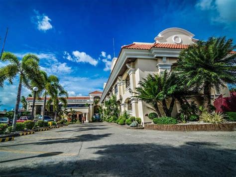 Hotel del rio - Popular Location. Jollibee 2 min walk. View deals for Hotel Del Rio, including fully refundable rates with free cancellation. Iloilo Esplanade is minutes away. WiFi and parking are free, and this hotel also features a restaurant. All rooms have cable TV and free toiletries.